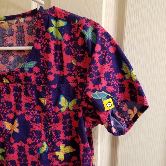 Wonderwinks Butterfly Scrub Top. EUC - Picture 2 of 3